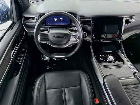 Used 2024 Jeep Wagoneer L Series II w/ Flexible Seating Group image 3