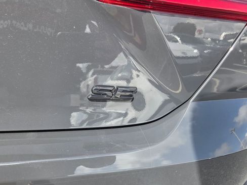 Used 2025 Toyota Camry SE FWD image 11