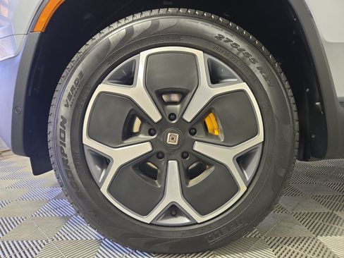 Used 2024 Rivian R1S Adventure AWD/4WD image 9