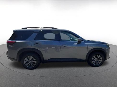 Used 2025 Nissan Pathfinder SV FWD image 16