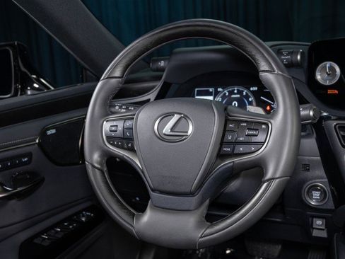 Used 2024 Lexus ES 350 w/ Luxury Package FWD image 17