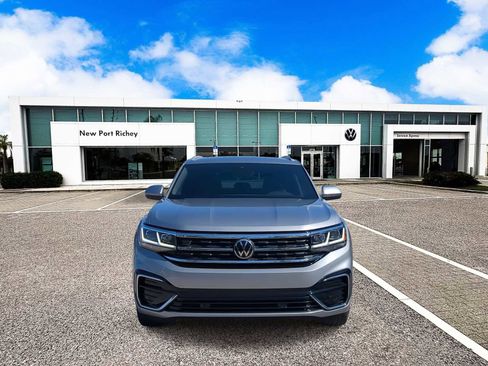 Certified 2022 Volkswagen Atlas Cross Sport SEL R-Line image 3