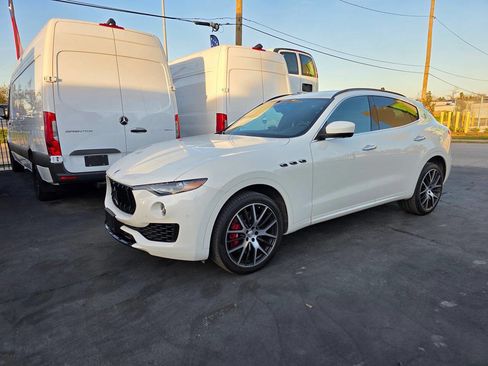 Used 2017 Maserati Levante S image 31