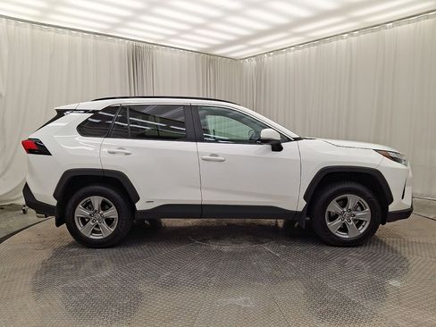 Certified 2022 Toyota RAV4 XLE w/ Convenience Package AWD/4WD image 30