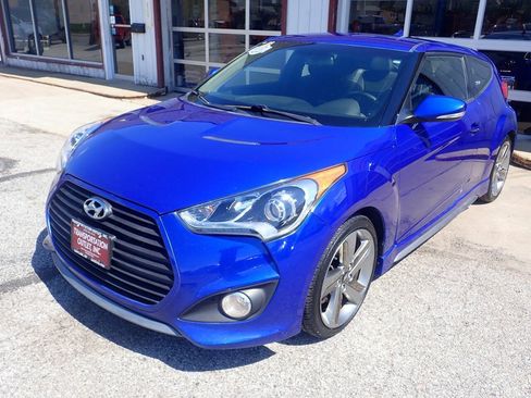 Used 2013 Hyundai Veloster Turbo FWD image 2