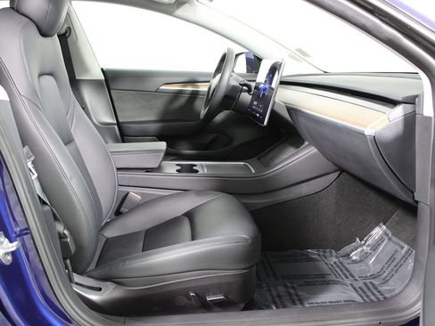 Used 2023 Tesla Model 3 Standard Range image 12