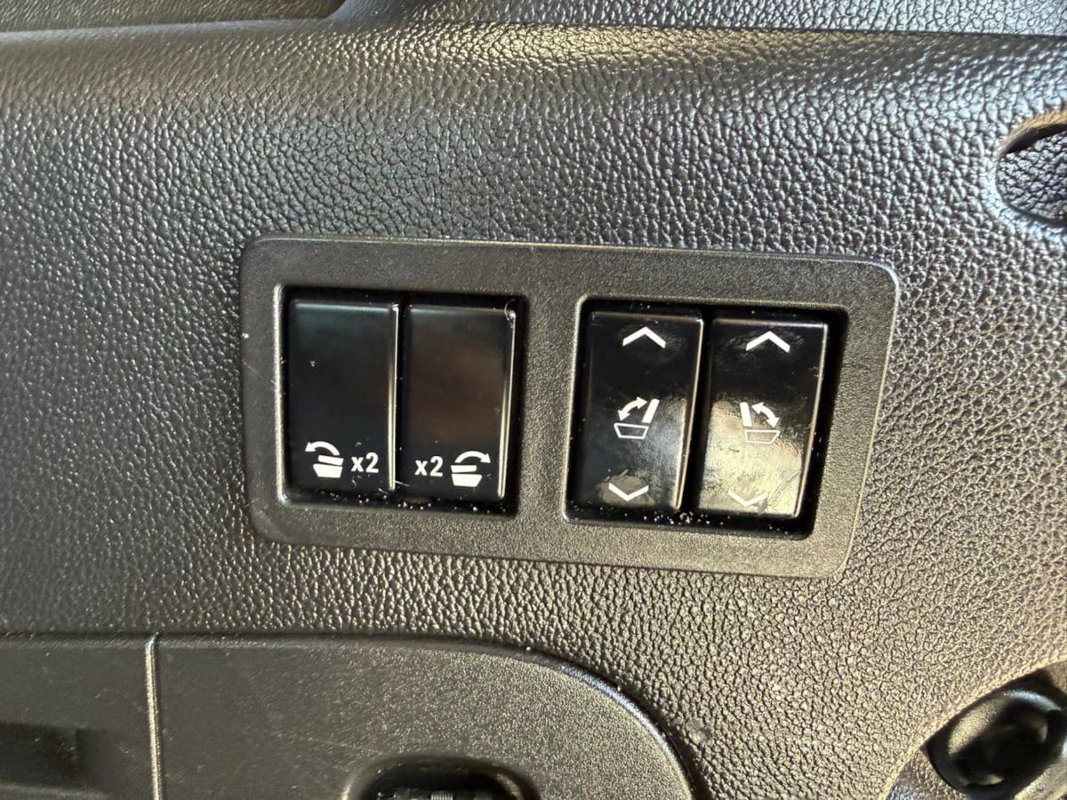 Used 2016 GMC Yukon XL SLT w/ Open Road Package RWD image 33
