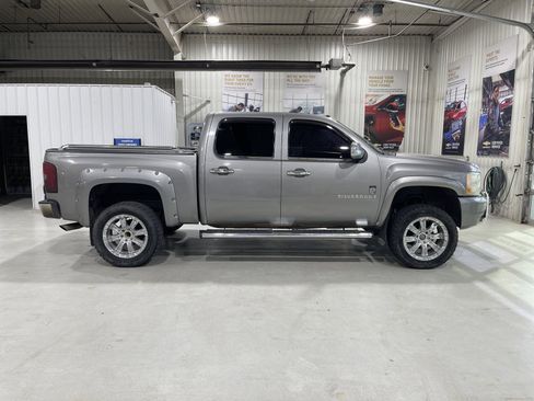Used 2007 Chevrolet Silverado 1500 LTZ w/ Suspension Package, Off-Road" AWD/4WD image 9