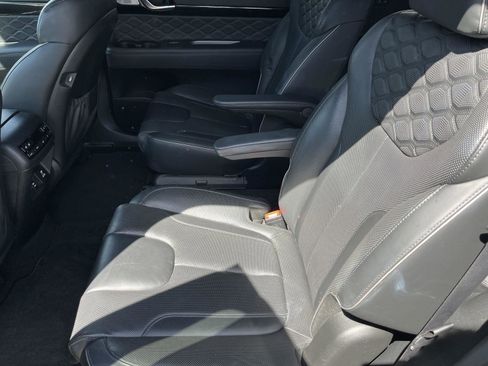 Used 2022 Hyundai Palisade Calligraphy image 12