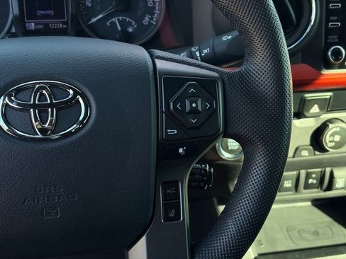 Used 2020 Toyota Tacoma TRD Sport image 19