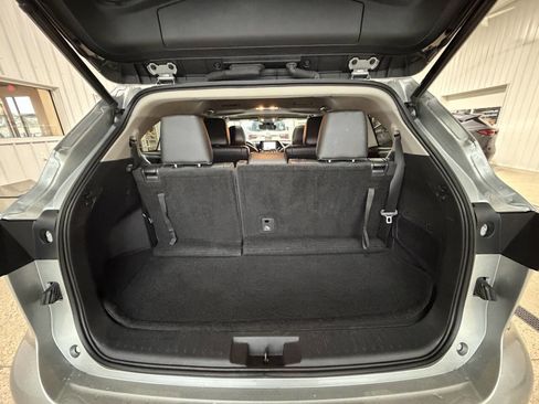 Used 2023 Toyota Highlander XLE image 15