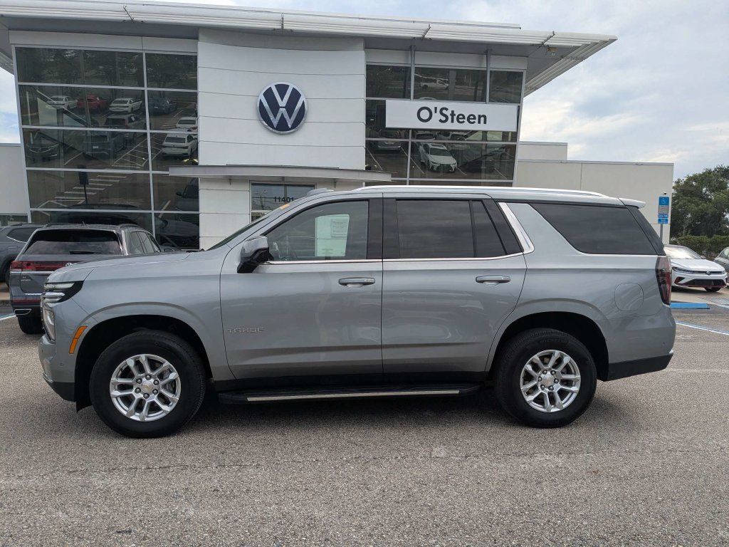 Used 2025 Chevrolet Tahoe LT AWD/4WD image 3
