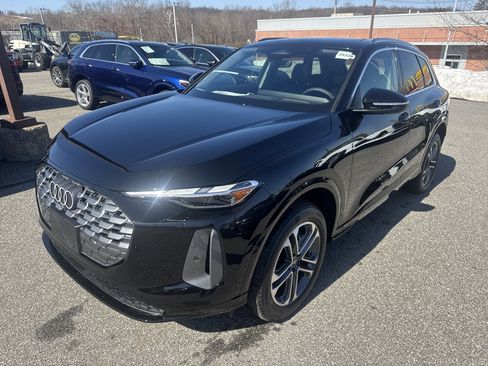 New 2025 Audi Q5 Premium image 2