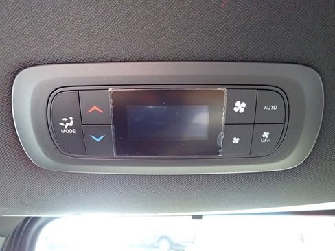 New 2026 Chrysler Pacifica Select image 15