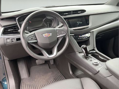 Used 2025 Cadillac XT6 Luxury AWD/4WD image 24