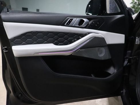 Used 2021 BMW X5 M w/ Competition Package image 9