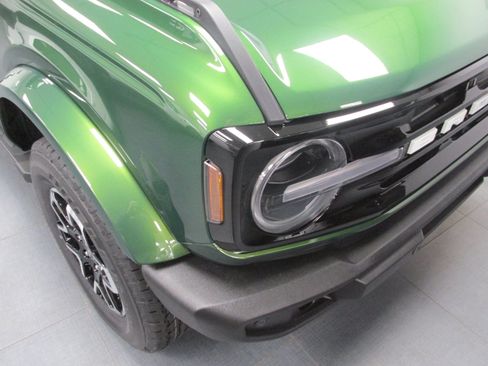 New 2024 Ford Bronco Outer Banks AWD/4WD image 9