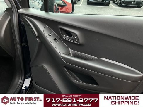 Used 2022 Chevrolet Trax LT w/ LT Convenience Package AWD/4WD image 19