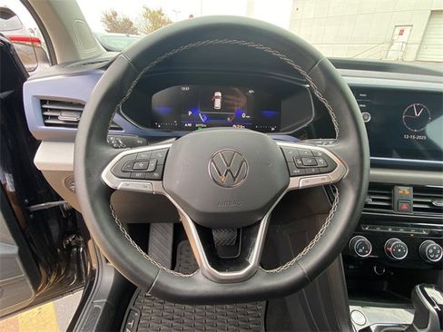 Used 2023 Volkswagen Taos SE image 22