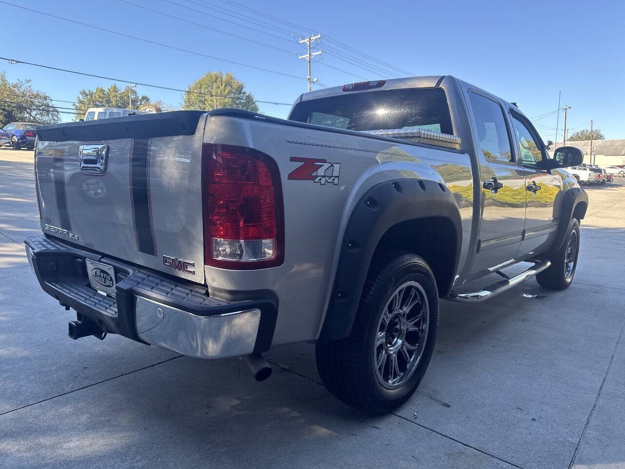 Used 2007 GMC Sierra 1500 SLE w/ SLE2 Preferred Package AWD/4WD image 5