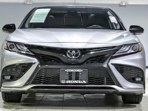 Used 2022 Toyota Camry XSE image 5