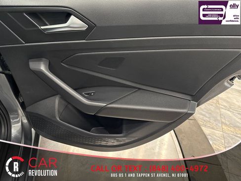 Used 2024 Volkswagen Jetta SE FWD image 44