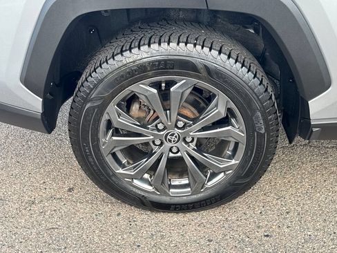 Used 2022 Toyota RAV4 XLE Premium AWD/4WD image 41