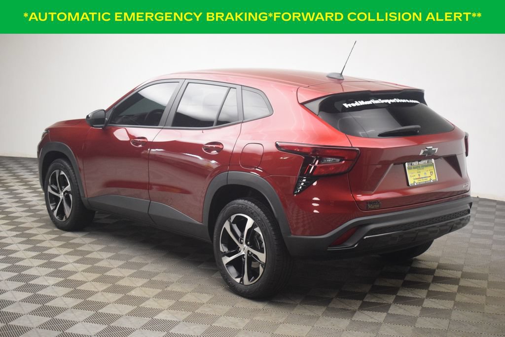 Used 2024 Chevrolet Trax RS w/ Driver Confidence Package FWD image 4