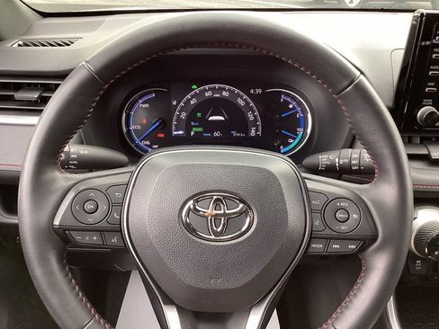 Used 2021 Toyota RAV4 SE w/ Weather & Moonroof Package AWD/4WD image 28