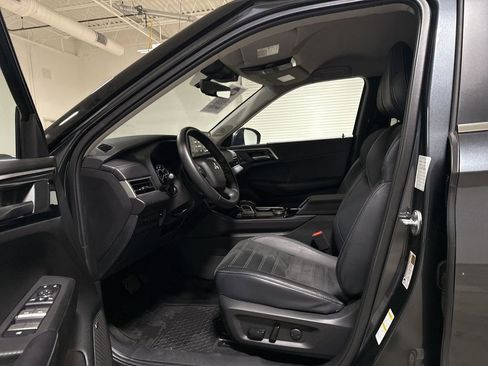 Used 2025 Mitsubishi Outlander SE image 20