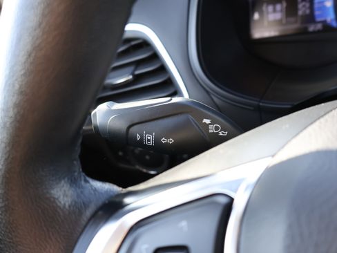 Used 2024 Ford Edge Titanium image 34