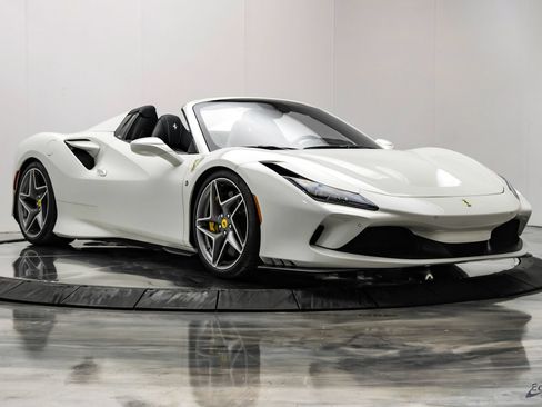 Used 2022 Ferrari F8 Tributo RWD image 31