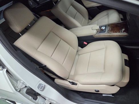Used 2010 Mercedes-Benz E 350 Sedan image 20