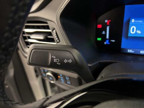 New 2025 Ford Escape SE image 19