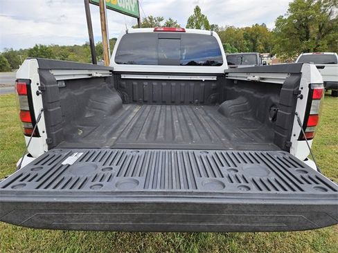 Used 2023 Nissan Frontier SV w/ Technology Package image 13