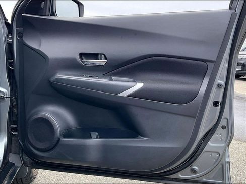 Used 2023 Nissan Kicks SV image 11