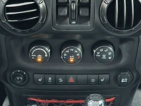 Used 2017 Jeep Wrangler Unlimited Rubicon AWD/4WD image 21