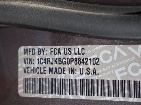 Used 2023 Jeep Grand Cherokee L Limited AWD/4WD image 42