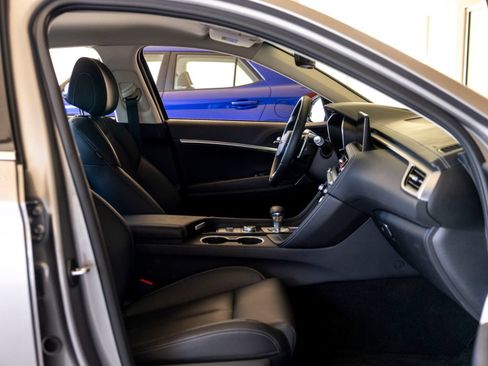Used 2026 Genesis G70 2.5T RWD image 19