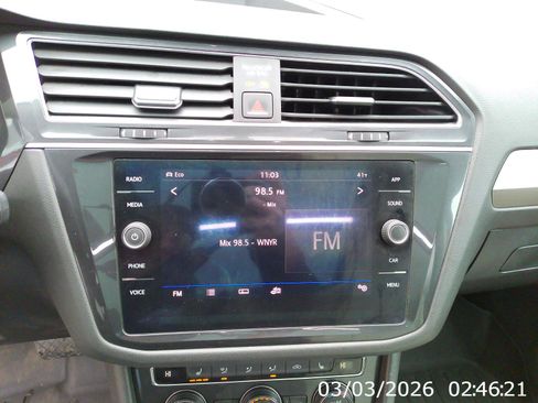 Used 2019 Volkswagen Tiguan SE image 16