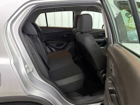 Used 2017 Chevrolet Trax LS FWD image 12