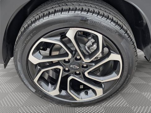 Used 2024 Chevrolet Trax RS w/ Driver Confidence Package FWD image 11