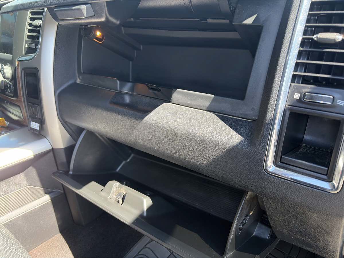 Used 2016 RAM 1500 Laramie w/ Convenience Group AWD/4WD image 26