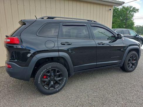 Used 2015 Jeep Cherokee Trailhawk AWD/4WD image 4