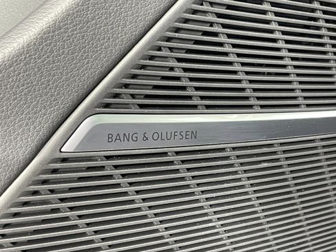 New 2025 Audi Q8 Premium Plus image 23