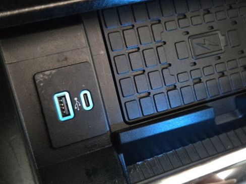 Used 2023 Ford Expedition Limited image 25