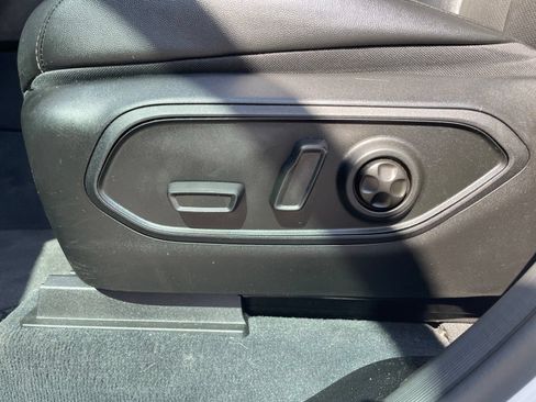 Used 2023 Jeep Grand Cherokee Altitude AWD/4WD image 14