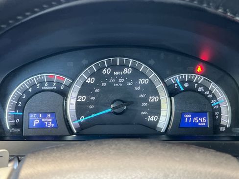 Used 2014 Toyota Camry SE FWD image 25