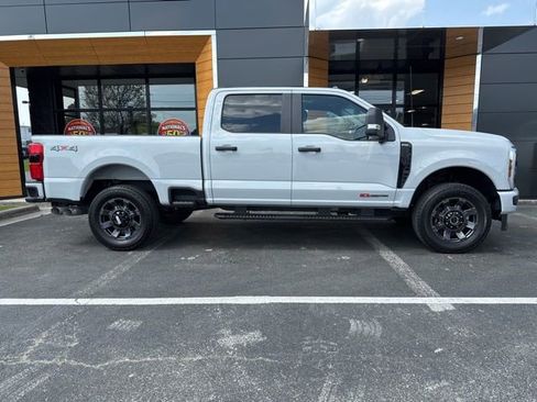 Used 2025 Ford F250 XL w/ STX Appearance Package image 2