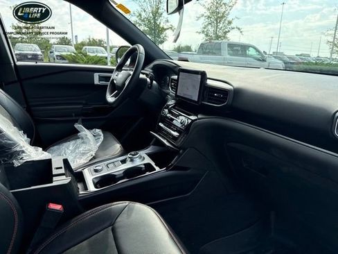 Used 2022 Ford Explorer ST-Line w/ Class IV Trailer Tow Package AWD/4WD image 9